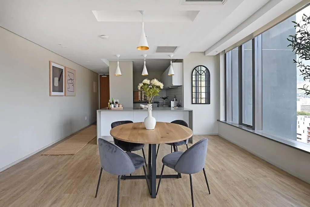 Sara - Modern City Centre Apt - Views! Κέιπ Τάουν