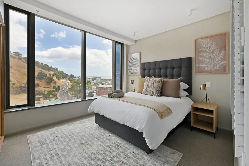 Sara - Modern City Centre Apt - Views! Κέιπ Τάουν 0*,